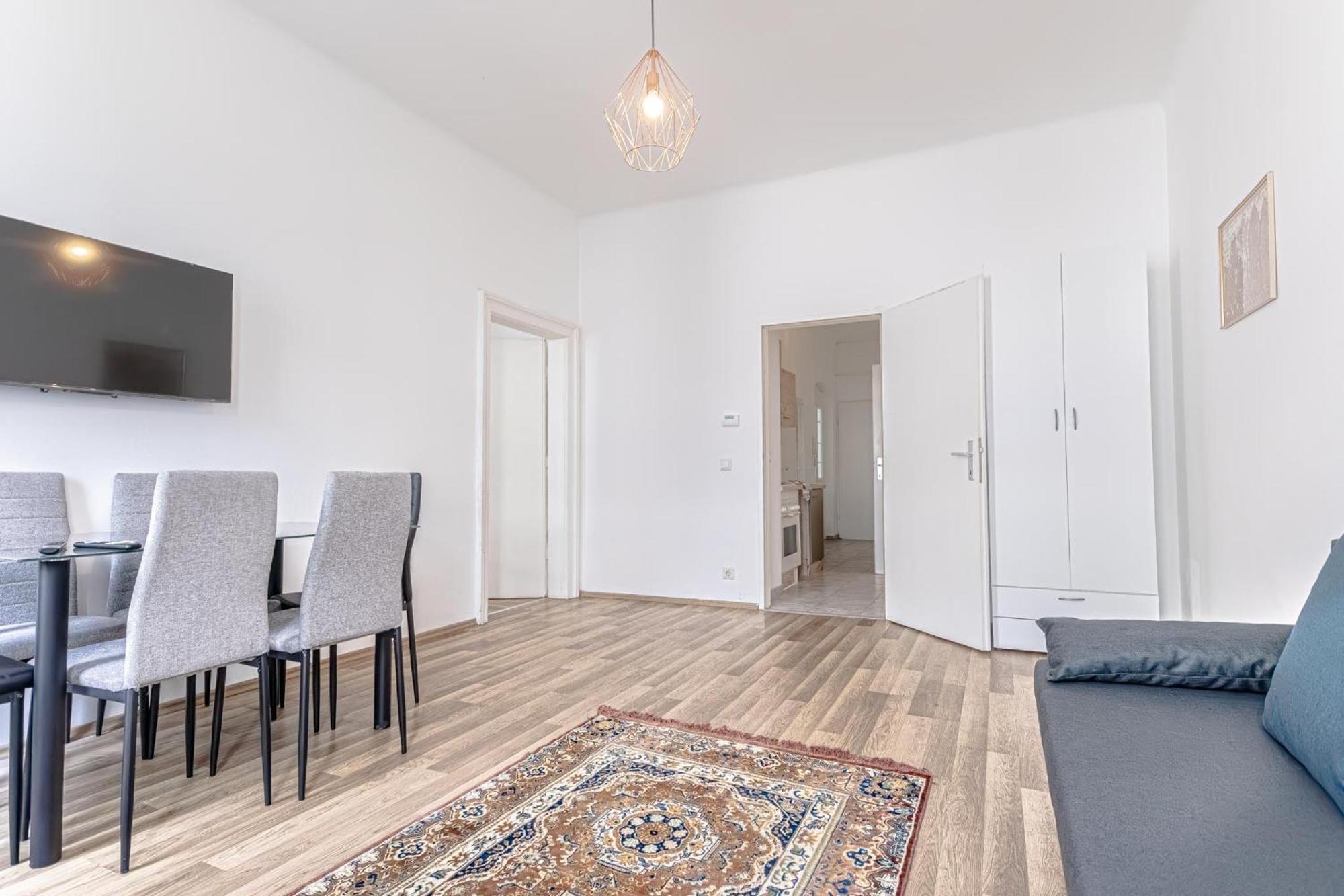Explore Vienna 2Br And 1Lr Retreat Near Westbahnhof Exterior photo