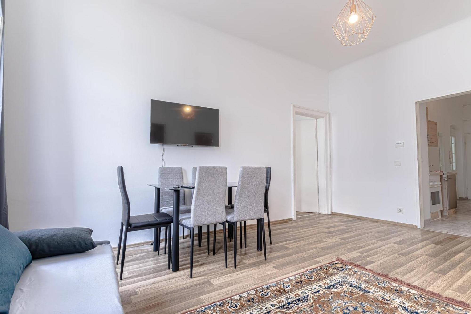 Explore Vienna 2Br And 1Lr Retreat Near Westbahnhof Exterior photo
