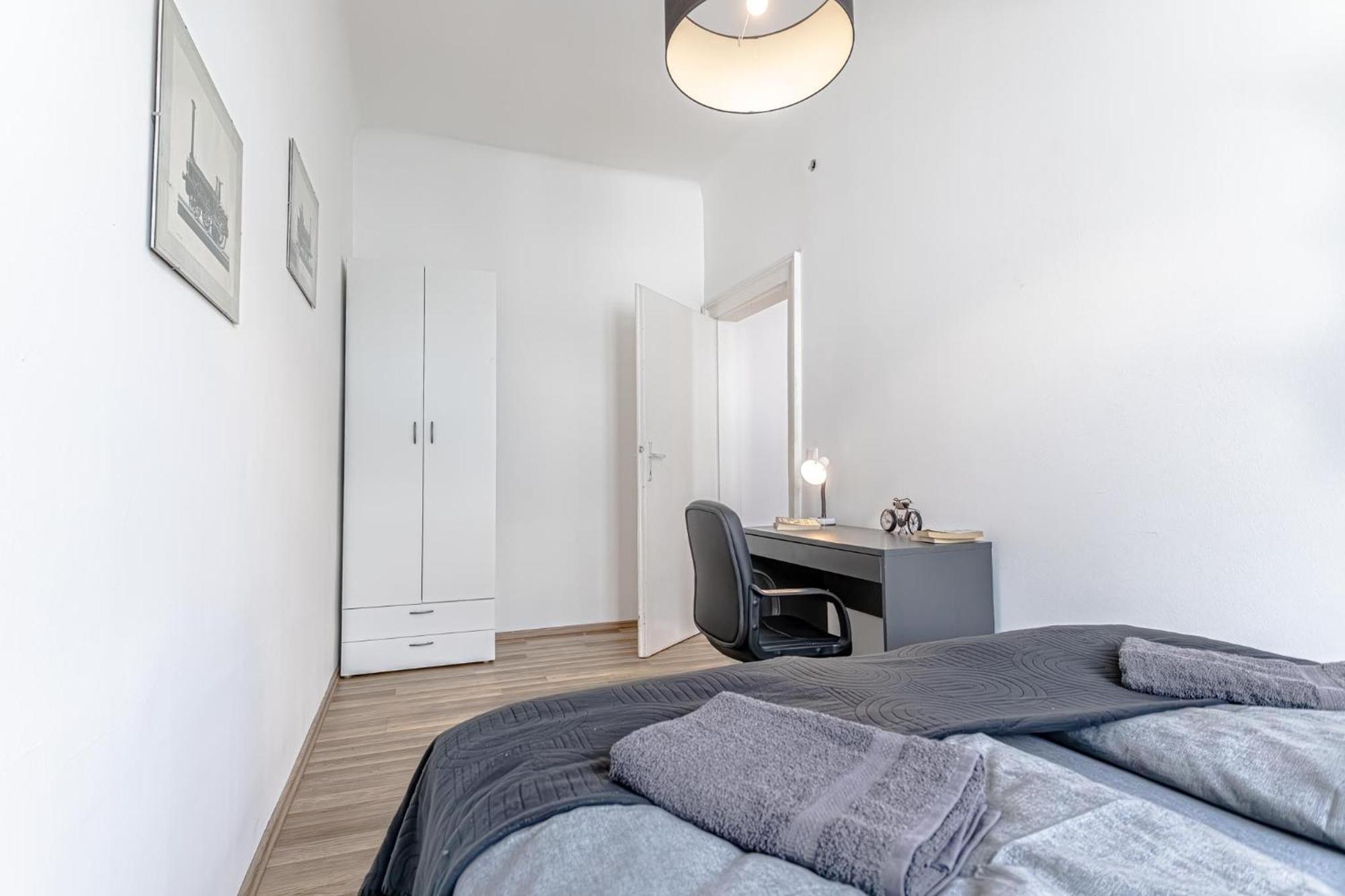 Explore Vienna 2Br And 1Lr Retreat Near Westbahnhof Exterior photo